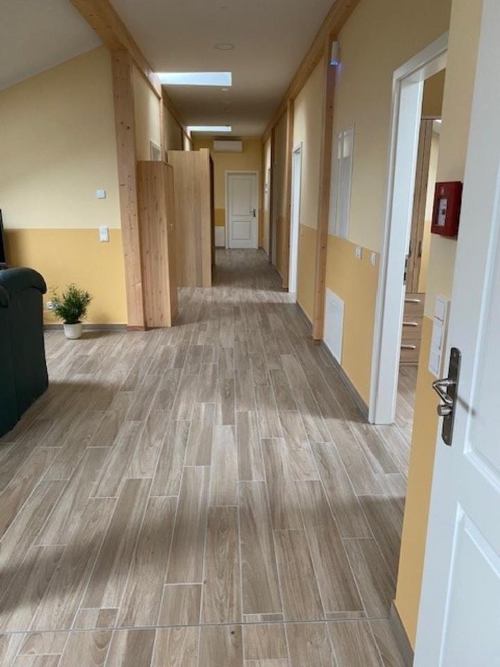 Möbliertes WG Zimmer mit eigenem Bad zimmer