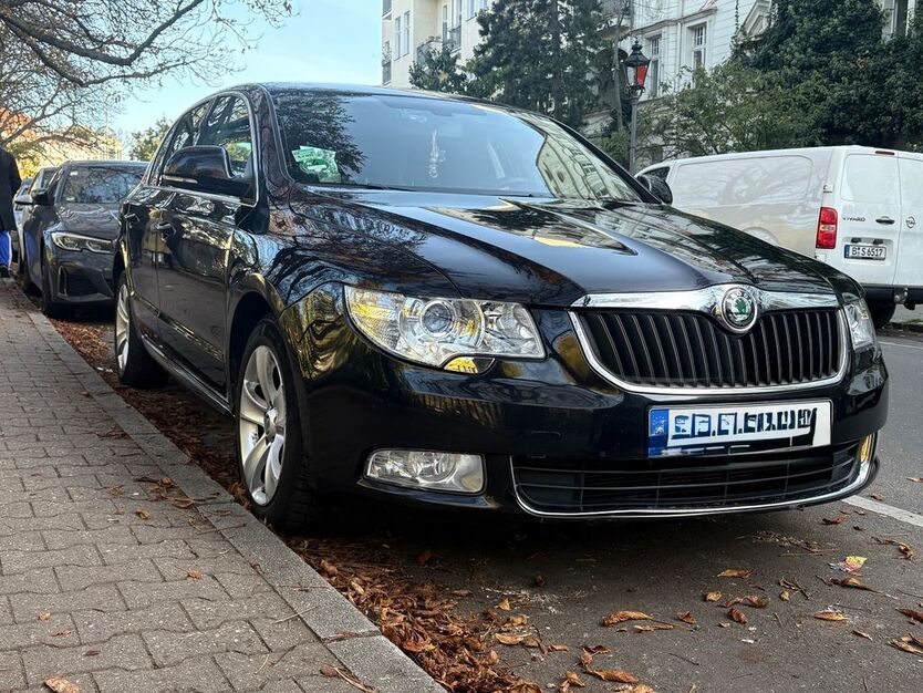 Skoda Superb 121.000 km 10.700 € Berlin 10825