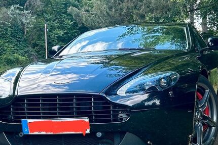 Aston Martin V8 Vantage 66.000 km 57.900 € Berlin 10405