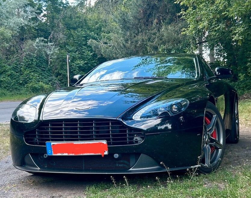 Aston Martin V8 Vantage 66.000 km 57.900 € Berlin 10405