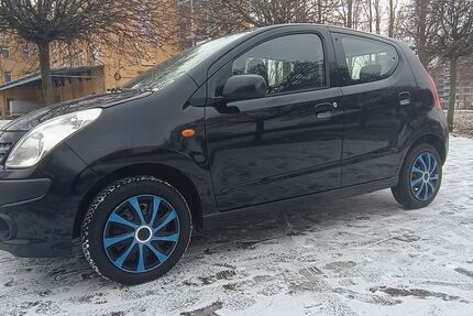 Nissan Pixo 123.000 km 3.480 &euro; berlin 12459