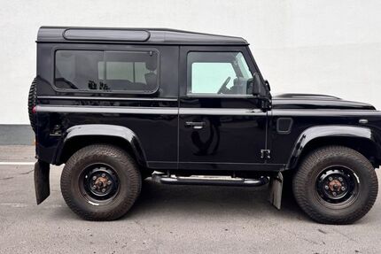 Land Rover Defender 83.000 km 47.700 &euro; Berlin 10777