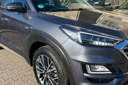 Hyundai TUCSON 102.000 km 15.690 &euro; Berlin 13581