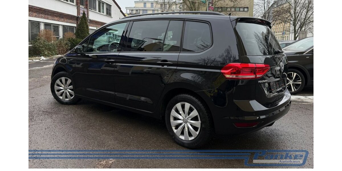 VW Touran Comfortl.DSG BT110 TSI*7Sitz*NAV*ACC*PDC* 40.678 km 22.990 &euro; Berlin 13187