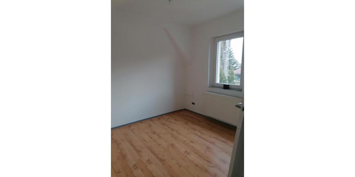 Einfamilienhaus Falkensee - 3 Zimmer, 100 m&sup2;, 1.900&euro; | Angebot:26224360