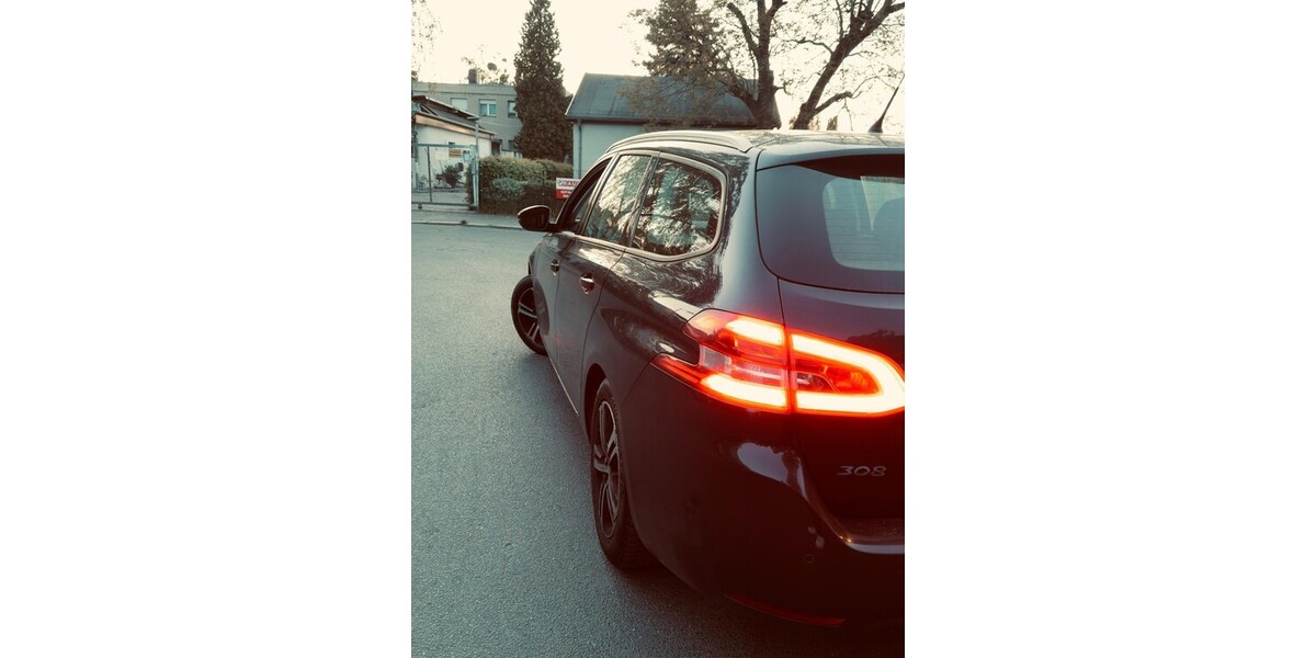 Peugeot 308 105.000 km 6.750 &euro; Berlin 10178