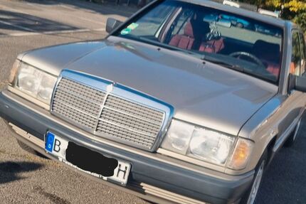 Mercedes-Benz 190 199.421 km 5.400 € Berlin 12047