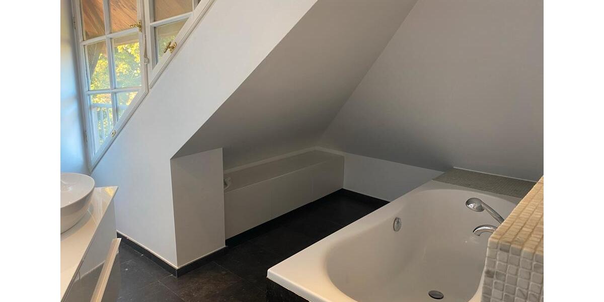 Dachgeschoßwohnung Kleinmachnow - 4 Zimmer, 131 m&sup2;, 749.000&euro; | Angebot:26515680
