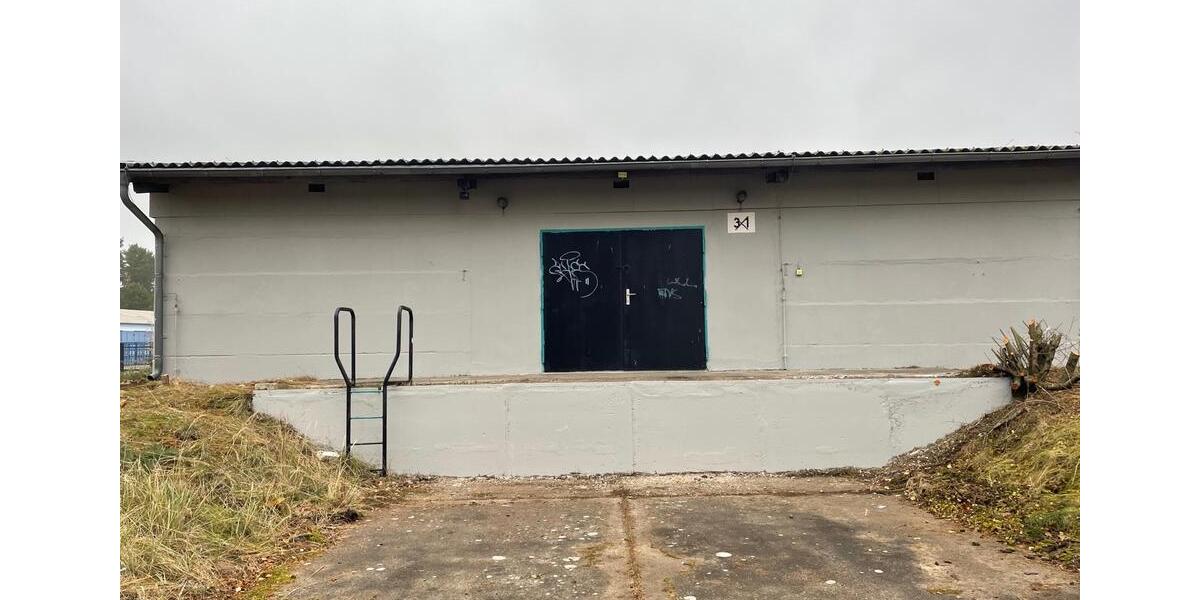 Lagerhalle u. Außenflächen (Halle 85qm, Fläche 2.000qm) zimmer