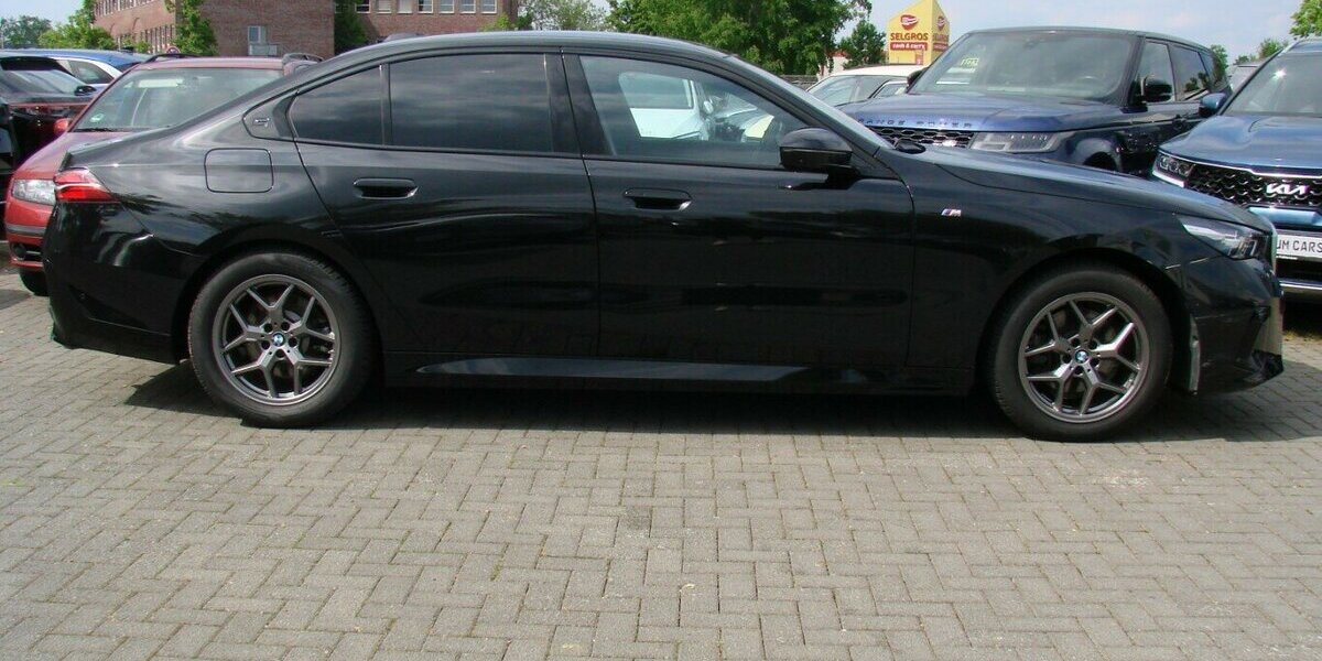 BMW 520 M-Sport Shadow Line ACC H&K SHZ AHK 360º 22.012 km 46.980 &euro; Falkensee 14612