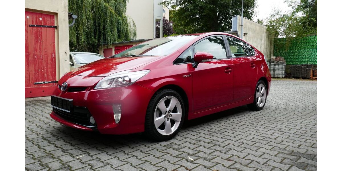 Toyota Prius 60.250 km 12.950 € Berlin-Tempelhof 12105