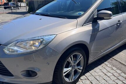 Ford Focus 140.000 km 4.990 &euro; Berlin - Tempelhof 12107