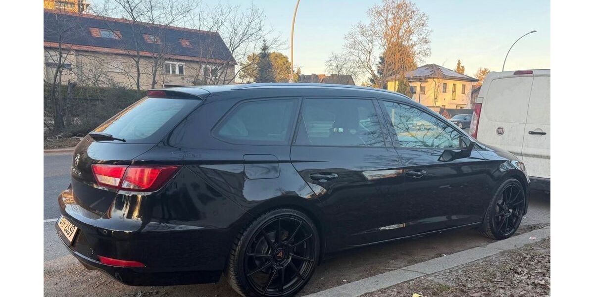 Seat Leon 125.710 km 9.500 &euro; Berlin 13589