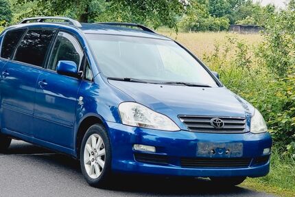 Toyota Avensis Verso 154.665 km 2.200 &euro; Berlin 13629