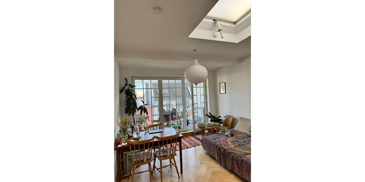 Dachgeschoßwohnung Berlin Charlottenburg-Wilmersdorf - 3 Zimmer, 90 m&sup2;, 1.300&euro; | Angebot:26461013