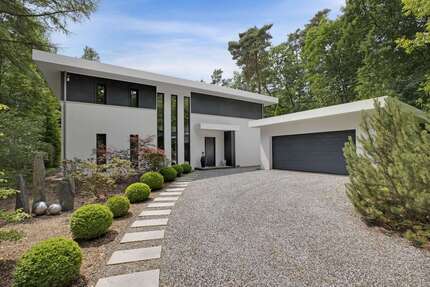 Haus zum Kaufen in Groß Glienicke 1.599.000 € 243.92 m² 5 zimmer