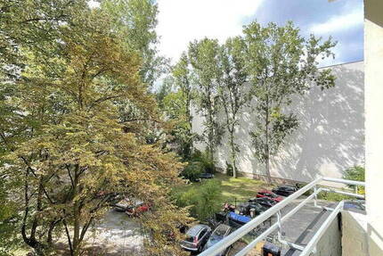 Helle CityWohnung mit Süd-Balkon - Erstbezug nahe Akazienkiez, provisionsfrei