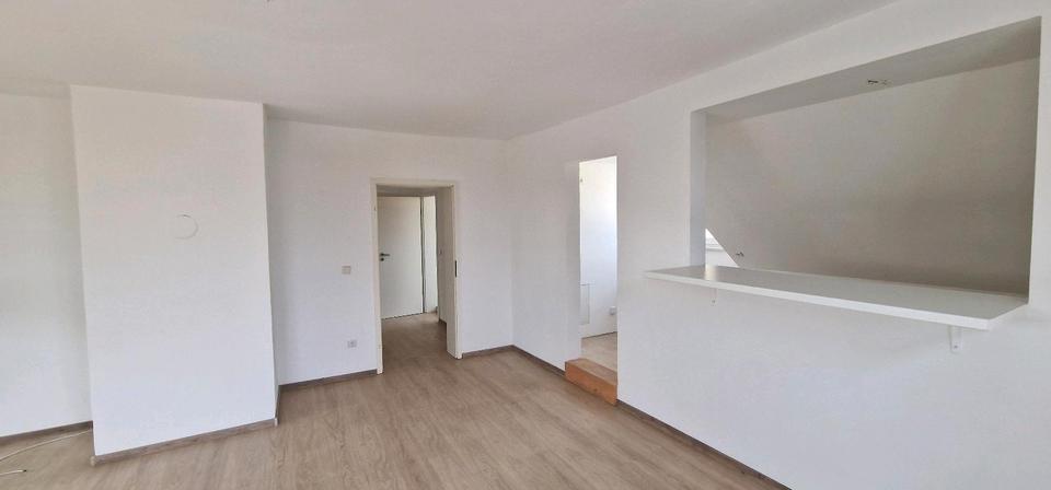 Dachgeschoßwohnung Teltow - 3 Zimmer, 105 m&sup2;, 1.195&euro; | Angebot:25649658