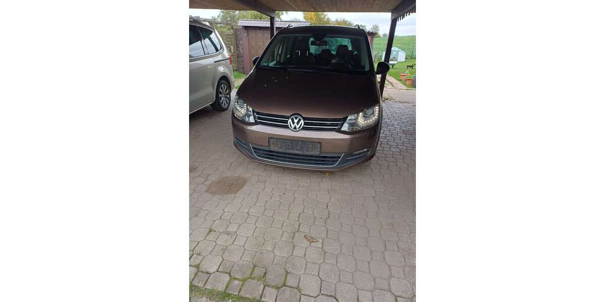 VW Sharan 266.800 km 9.000 € Berlin 13156