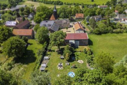 Weihnachtsprovision! - Vierseitenhof mit viel Grundstück in Potsdam 1 zimmer