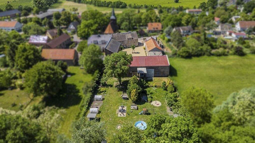 Weihnachtsprovision! - Vierseitenhof mit viel Grundstück in Potsdam 1 zimmer