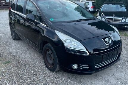 Peugeot 5008 150.000 km 2.990 &euro; Berlin 13127