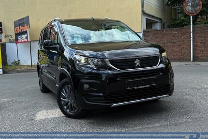 Peugeot Rifter Allure L1 EAT8 *Pano*TotW*PDC*Carpl*5Sitz 114.618 km 13.990 &euro; Berlin 13187