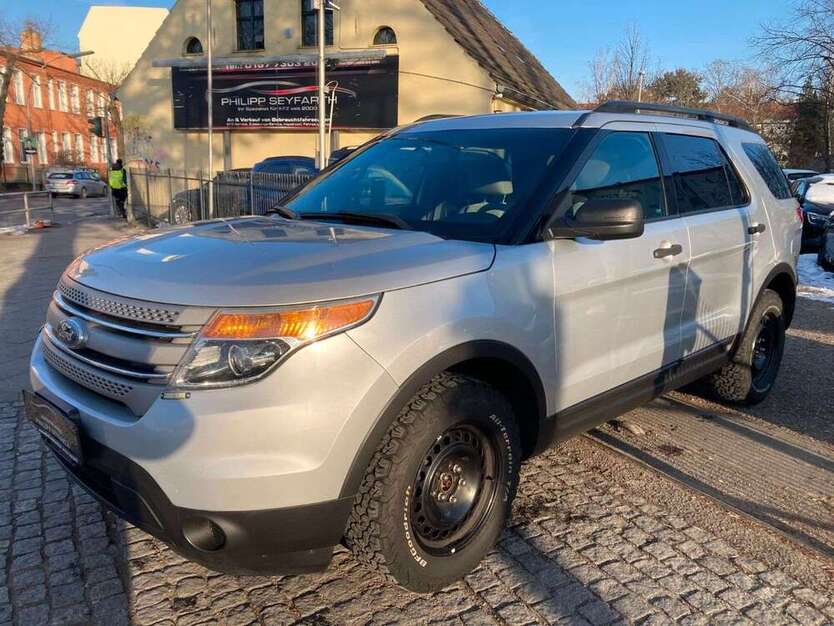 Ford Explorer 184.000 km 11.890 € Berlin 12107