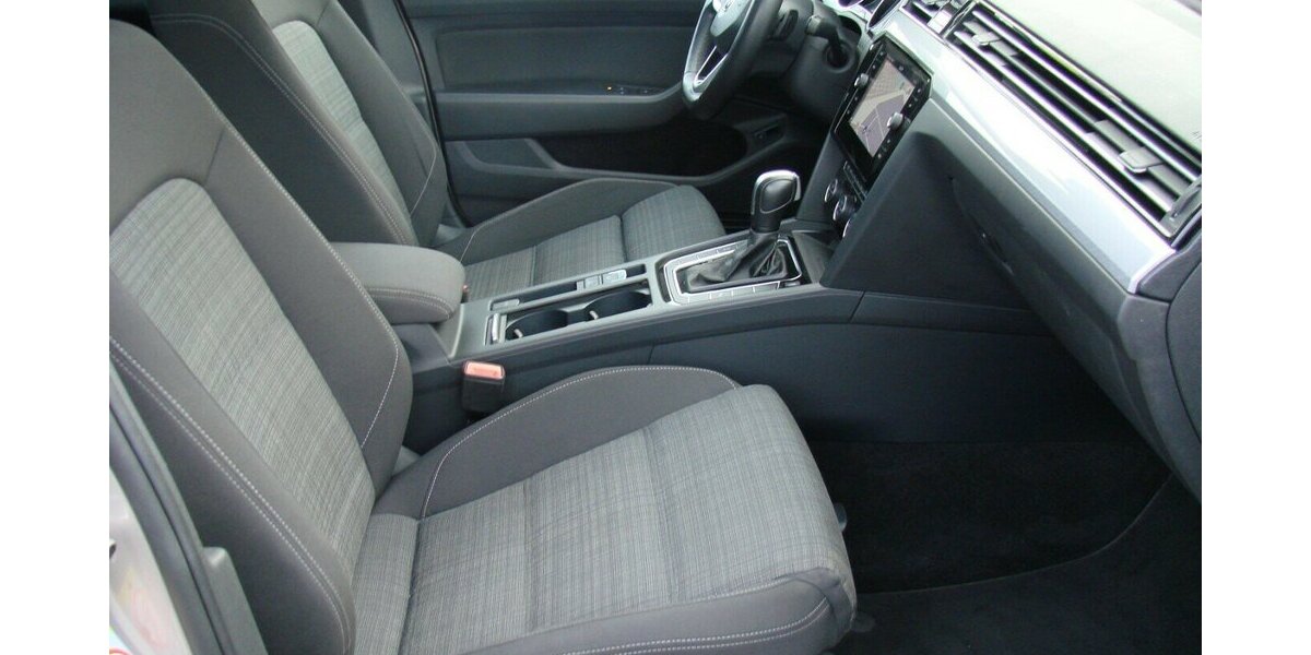 VW Passat 2.0TDi Business Panorama ACC IQ.Light 142.589 km 16.980 &euro; Falkensee 14612