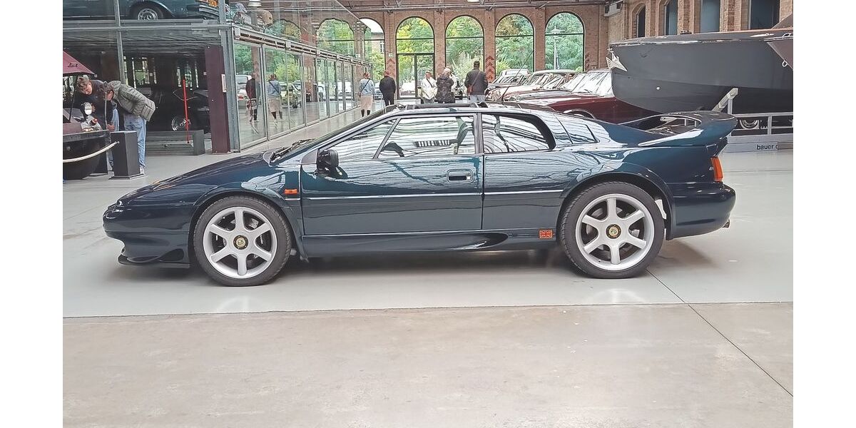 Lotus Esprit 66.089 km 88.500 € Berlin 10553