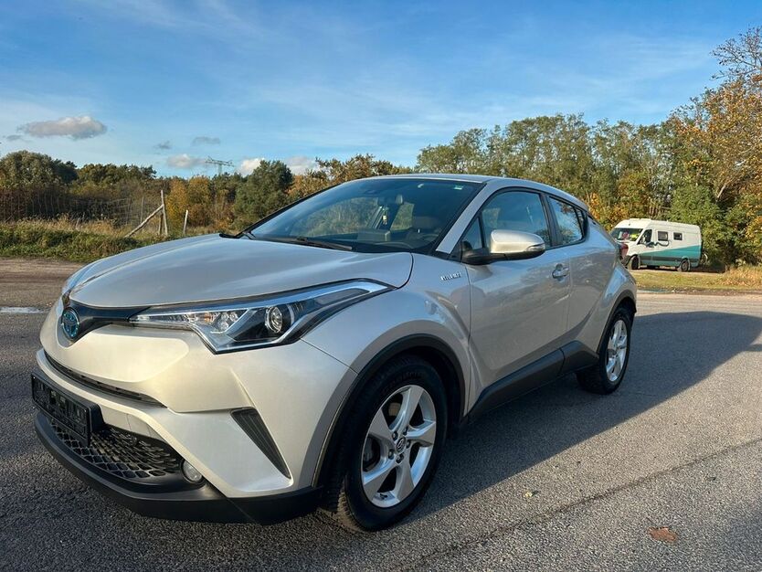 Toyota C-HR 60.000 km 17.200 € Berlin 12099