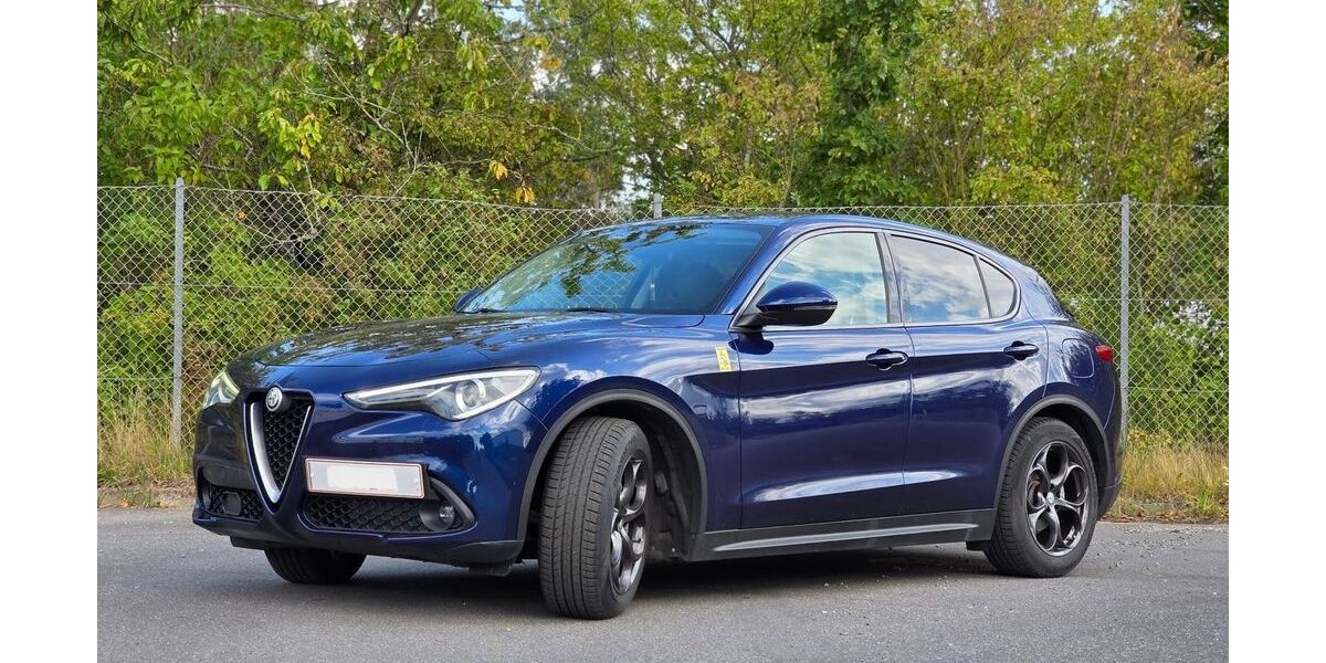 Alfa Romeo Stelvio 176.000 km 17.399 € Berlin 13089