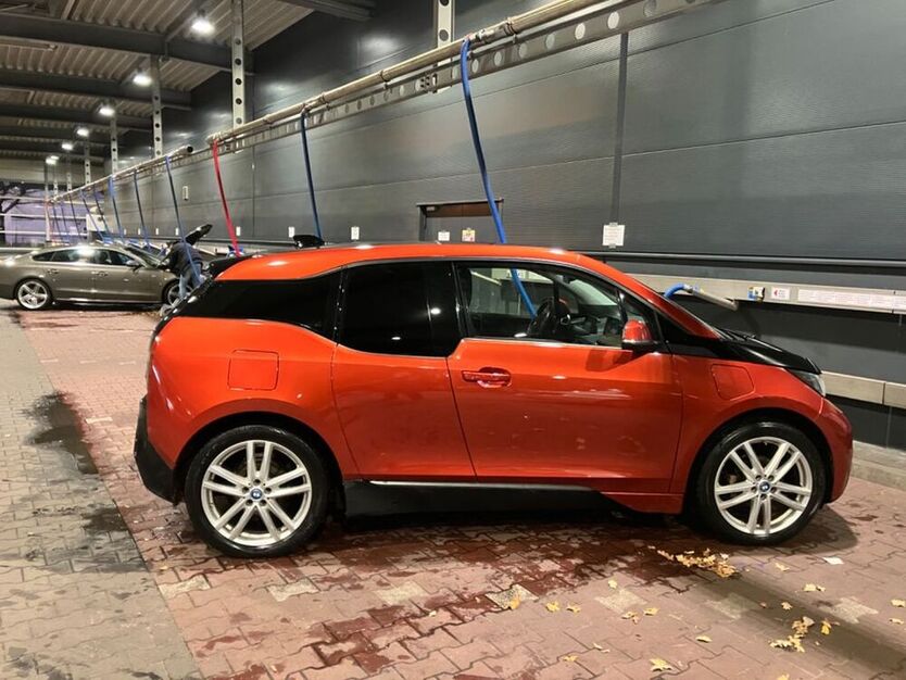 i3