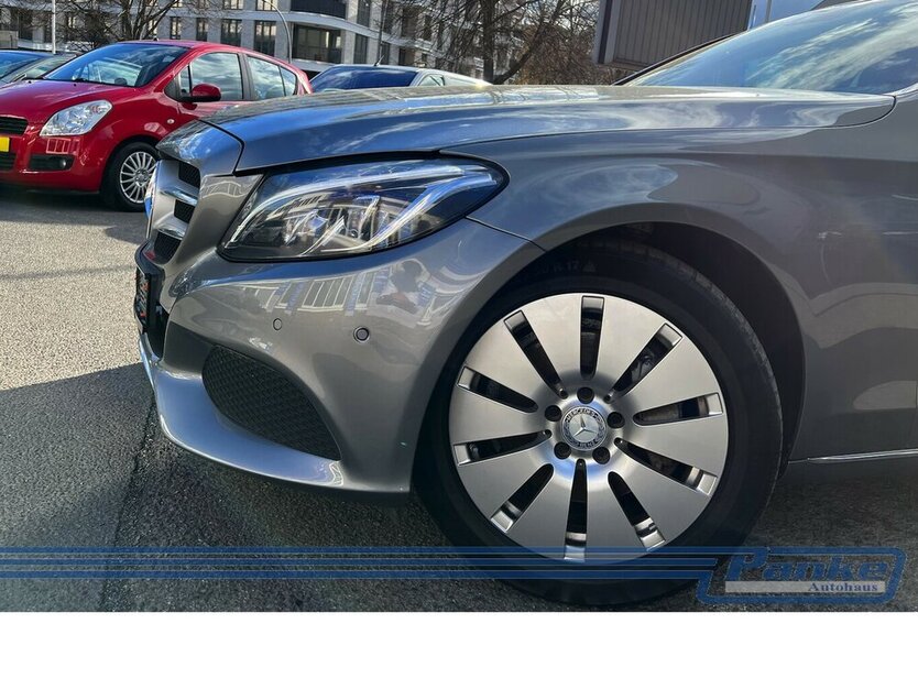 Mercedes-Benz C 250 C -Klasse*LED*Navi*R+F-Cam*Leder*Belüftete 87.057 km 17.990 € Berlin 13187