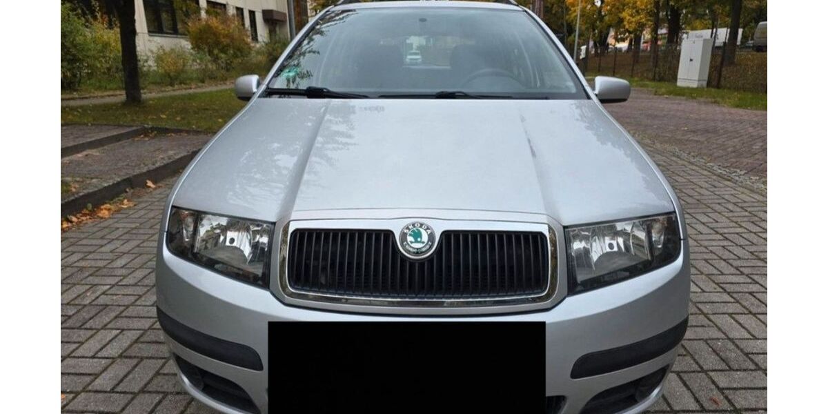 Skoda Fabia 104.911 km 2.500 &euro; Berlin 12351
