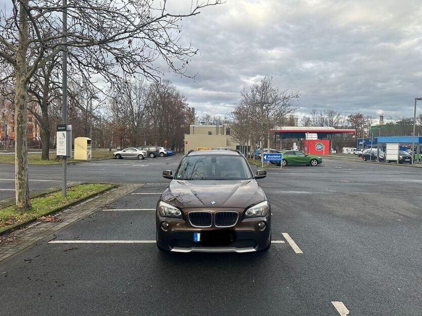 BMW X1 111.000 km 11.000 € Berlin 10709