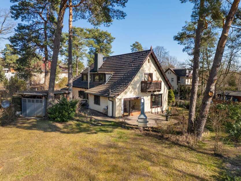 Haus zum Kaufen in Kleinmachnow 929.000 € 216.09 m²