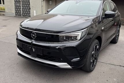 Opel Grandland (X) 10.000 km 25.200 € Berlin 10587