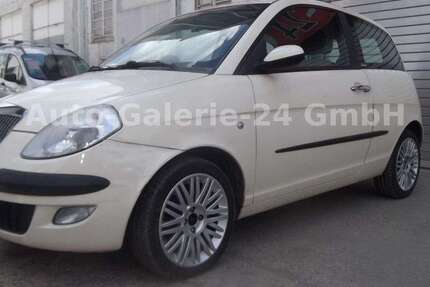 Lancia Ypsilon 132.200 km 2.799 € Berlin 12277