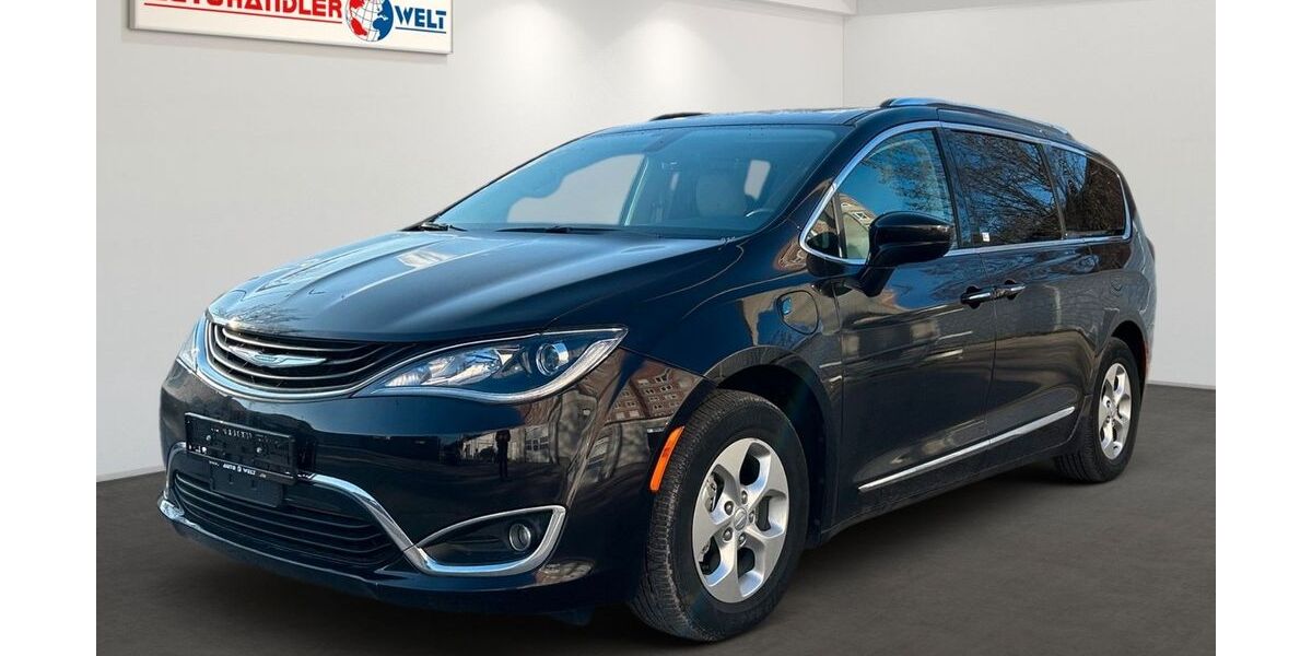 Chrysler Pacifica 45.469 km 17.499 &euro; Berlin 12681