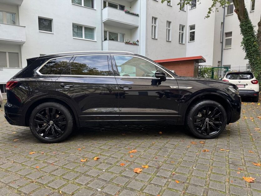 VW Touareg 144.000 km 32.100 € Berlin 10245