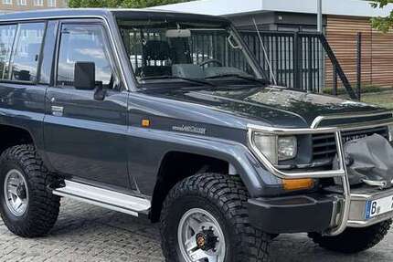 Toyota Land Cruiser 323.000 km 32.900 € Berlin 12681