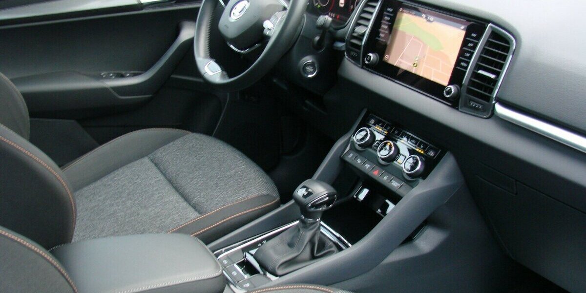 Skoda Karoq 1,5TSi Clever ACC 360° LED Pano AHK 56.303 km 24.980 &euro; Falkensee 14612