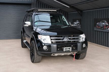 Mitsubishi Pajero 216.890 km 22.900 &euro; Berlin 12107
