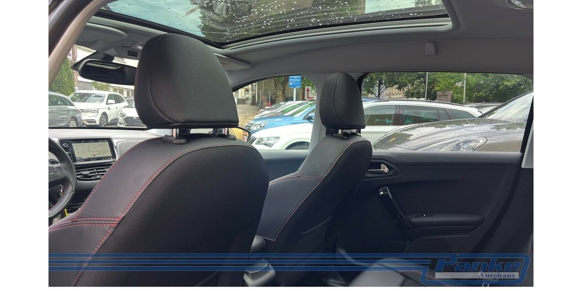 Peugeot 2008 1.2 PT 130 Allure*Pano*Navi*Leder*1-Hand* 79.035 km 11.990 &euro; Berlin 13187