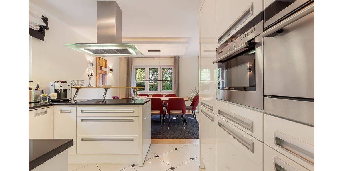 Einfamilienhaus Berlin Lankwitz - 8 Zimmer, 301 m&sup2;, 1.900.000&euro; | Angebot:23950695