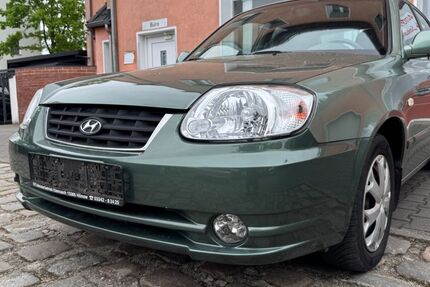 Hyundai Accent 127.500 km 3.990 &euro; Berlin 12351