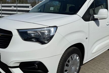 Opel Combo Life 152.000 km 11.900 &euro; Berlin 13581