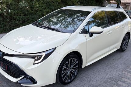 Toyota Corolla 4.900 km 30.999 &euro; Berlin 13581
