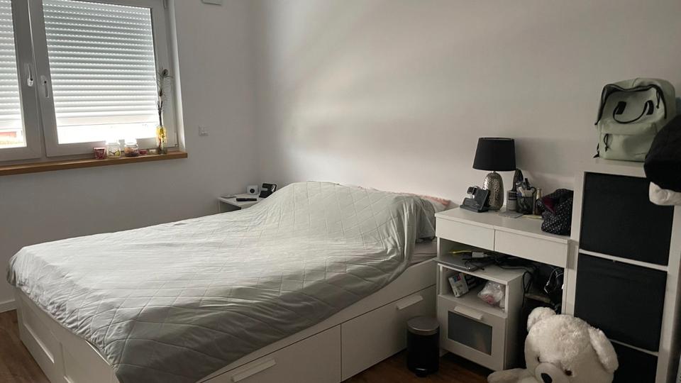 Etagenwohnung Nauen - 4 Zimmer, 90 m&sup2;, 1.330&euro; | Angebot:26232003